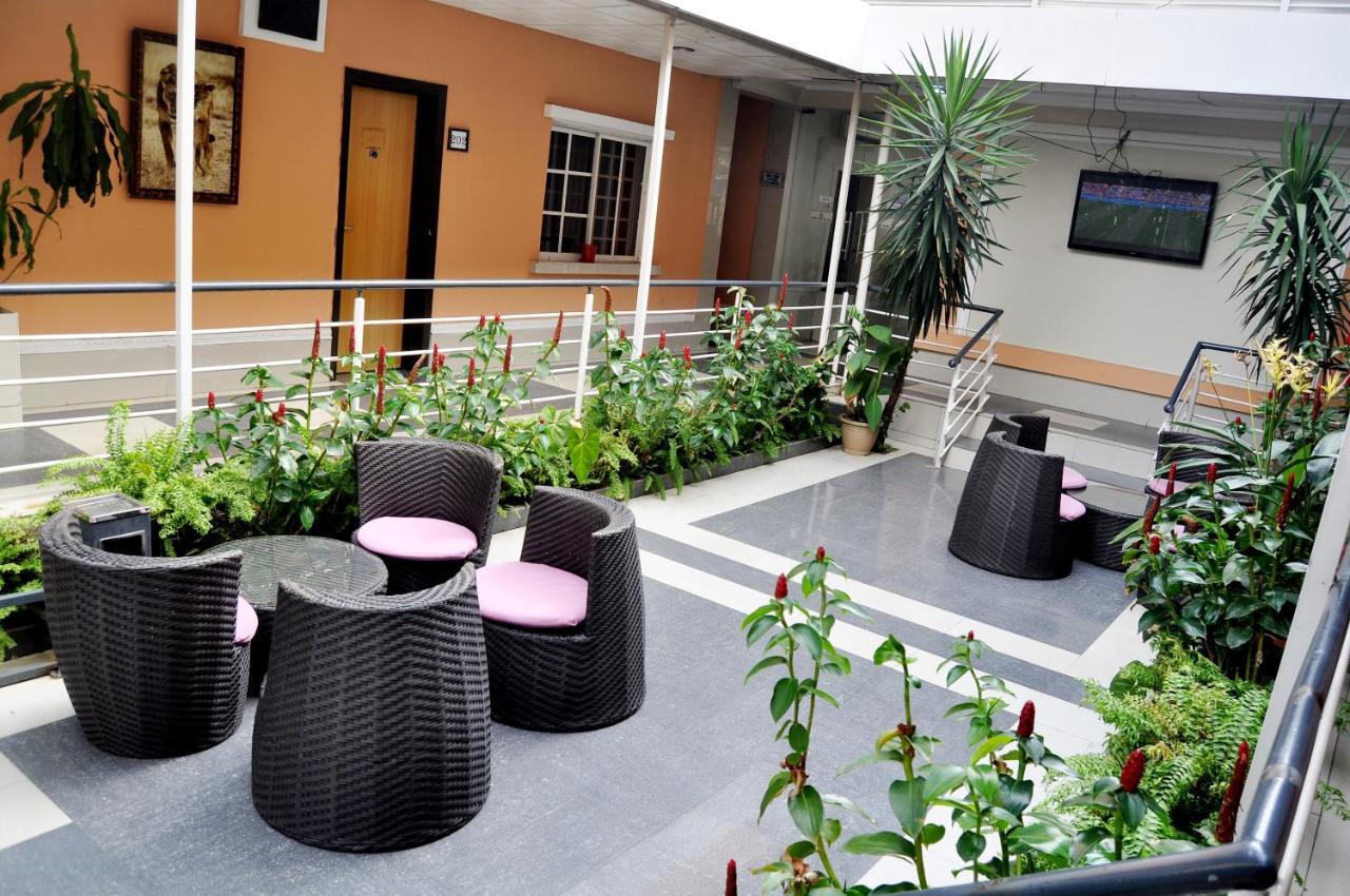 Primal Hotel Isaac John Gra Ikeja Exteriör bild